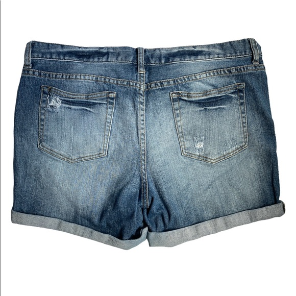 Refuge Distressed Denim Jean Short - Picture 2 of 6